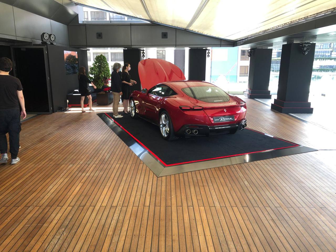 Ferrari Roma Display
